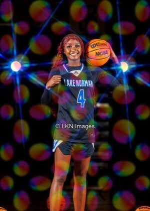 LNHS - Graduation: BBW_CR6A4687_LNHS_Grad